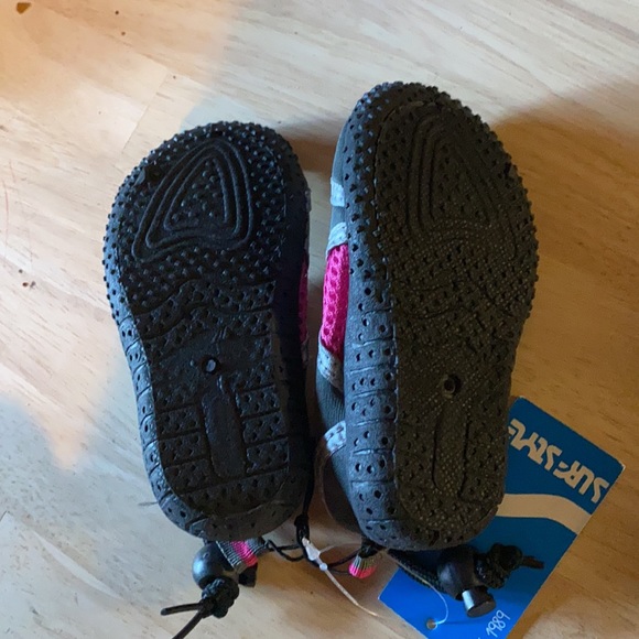 Surf Style Water Shoes - Picture 3 of 3